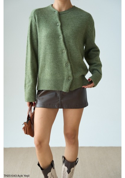 Kadın Full Düğmeli Sezonluk Asimetrik Triko Hırka modelleri