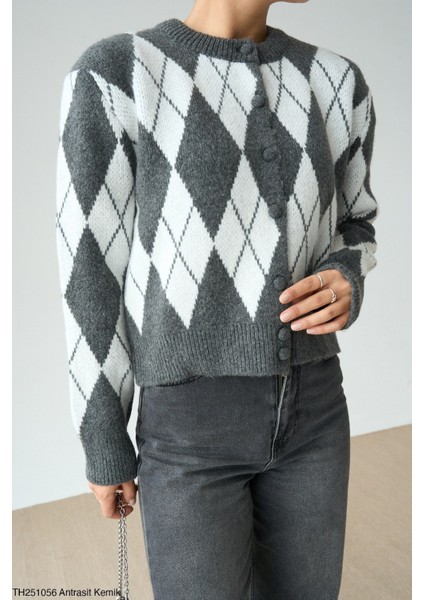 Kadın Baklava Deselnli Kalın Oversize Düğmeli Hırka modelleri