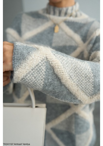 Kadın Yarım Boğaz Desenli Casual Günlük Kazak modelleri