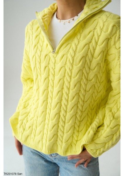 Kadın Yarım Fermuarlı Boğazlı Uzun Kol Kışlık Kazak