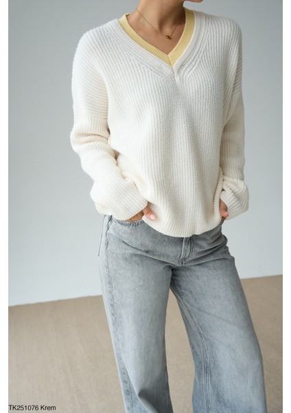 Kadın V Yaka Şeritli Oversıze Kesim Kışlık Kazak modelleri