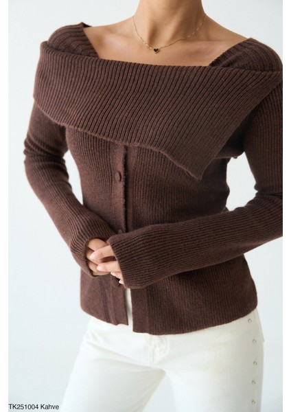 Kadın Kayık Yaka Düğmeli Basic Günlük Triko Kazak
