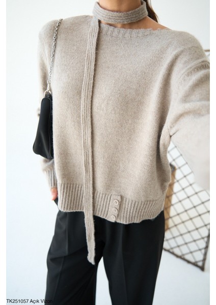 Kadın Boyun Aksesuarlı Standart Beden Triko Kazak fiyatları