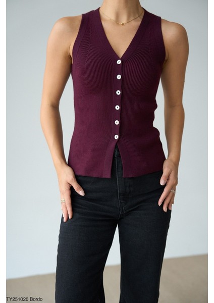 Kadın V Yaka Düğmeli Triko Yelek