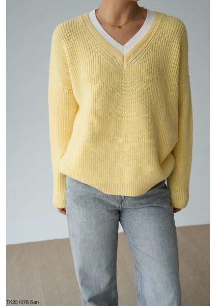 Kadın V Yaka Şeritli Oversıze Kesim Kışlık Kazak modelleri