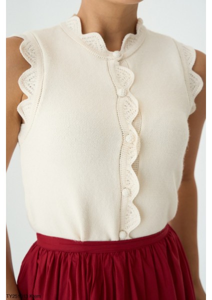 Kadın Yuvarlak Yaka Fırfır Detaylı Triko Yelek