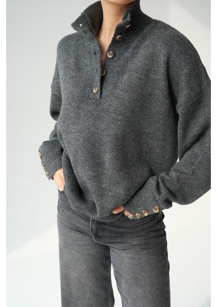 Kadın Yarım Düğmeli Boğazlı Triko Kazak modelleri