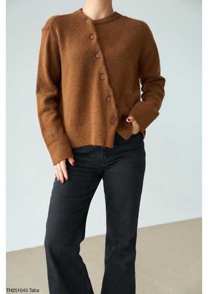 Kadın Full Düğmeli Sezonluk Asimetrik Triko Hırka modelleri