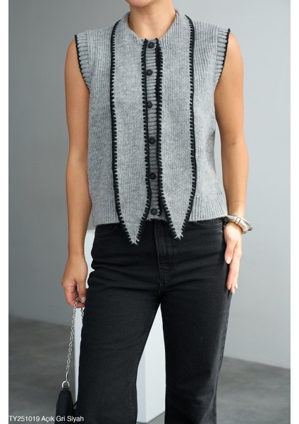 Kadın Fular Yaka Düğmeli Yelek