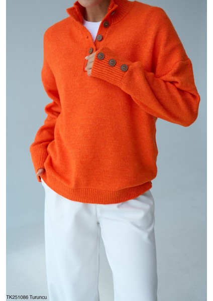 Kadın Kol ve Boğaz Düğme Aksesuarlı Triko Kazak modelleri
