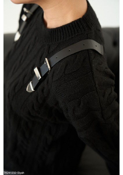 Kadın Aksesuarlı Örgü Desenli Kazak modelleri