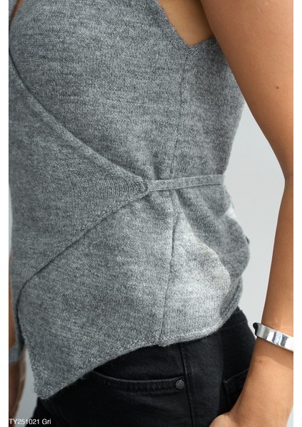 Kadın Bağlamalı Sezonluk Triko Yelek fiyatları