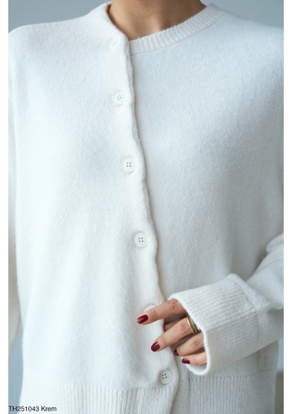 Kadın Full Düğmeli Sezonluk Asimetrik Triko Hırka modelleri