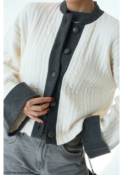 Kadın Iki Renk Geniş Kol Düğmeli Triko Hırka fiyatları