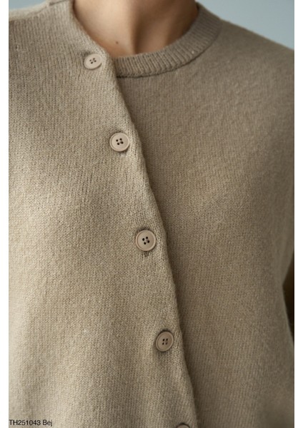 Kadın Full Düğmeli Sezonluk Asimetrik Triko Hırka modelleri