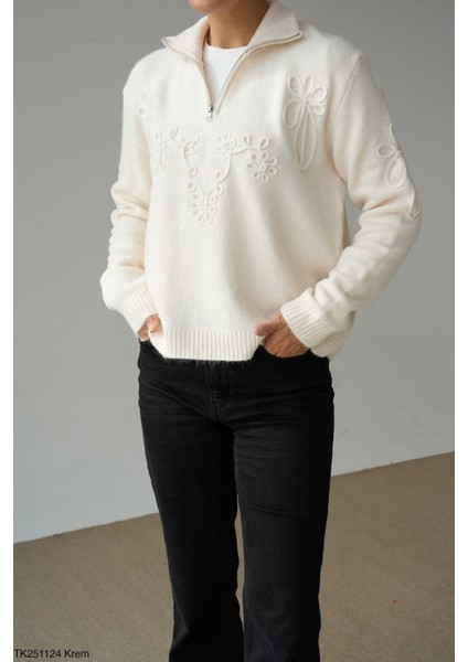Kadın Yarım Fermuarlı Desenli Boğazlı Örme Triko Kazak