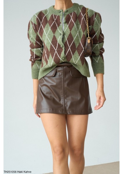 Kadın Baklava Deselnli Kalın Oversize Düğmeli Hırka fiyatları