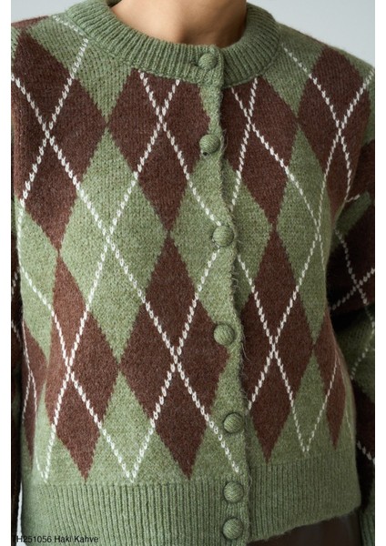 Kadın Baklava Deselnli Kalın Oversize Düğmeli Hırka modelleri