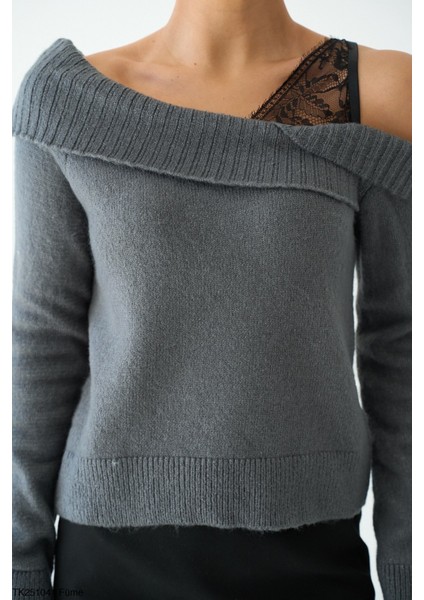 Kadın Kayık Yaka Dantel Detaylı Basıc Günlük Triko Kazak fiyatları