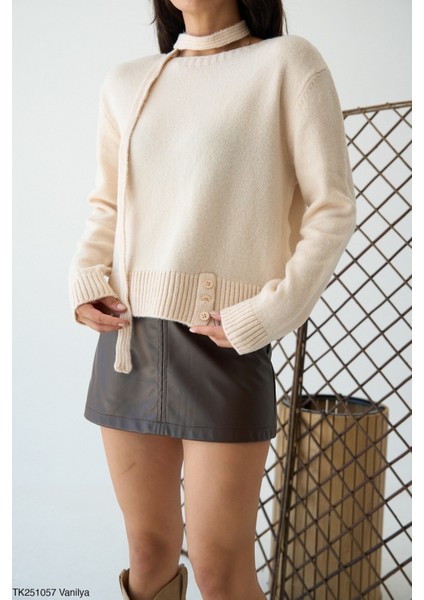 Kadın Boyun Aksesuarlı Standart Beden Triko Kazak fiyatları