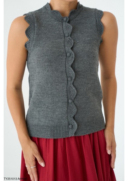 Kadın Yuvarlak Yaka Fırfır Detaylı Triko Yelek