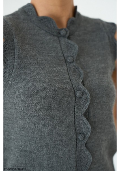 Kadın Yuvarlak Yaka Fırfır Detaylı Triko Yelek fiyatları