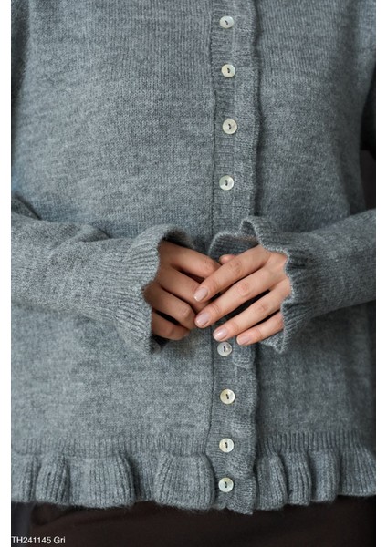 Kadın Etek Ucu Fırfırlı Düğme Kapamalı Bisiklet Yaka Triko Kazak modelleri