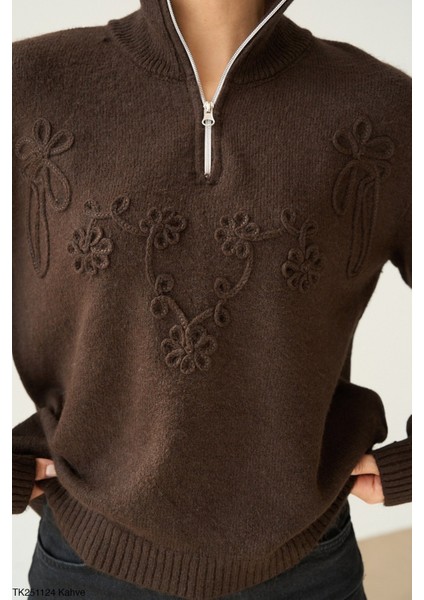 Kadın Yarım Fermuarlı Desenli Boğazlı Örme Triko Kazak fiyatları