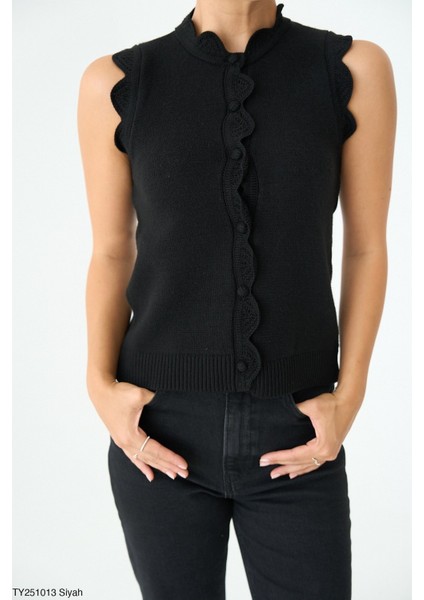 Kadın Yuvarlak Yaka Fırfır Detaylı Triko Yelek