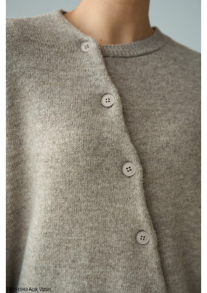 Kadın Full Düğmeli Sezonluk Asimetrik Triko Hırka modelleri
