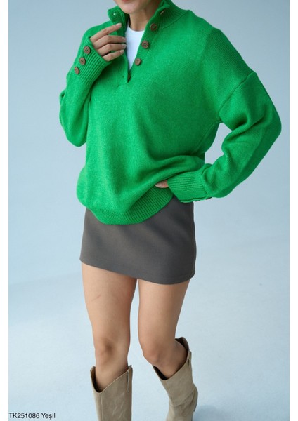 Kadın Kol ve Boğaz Düğme Aksesuarlı Triko Kazak fiyatları