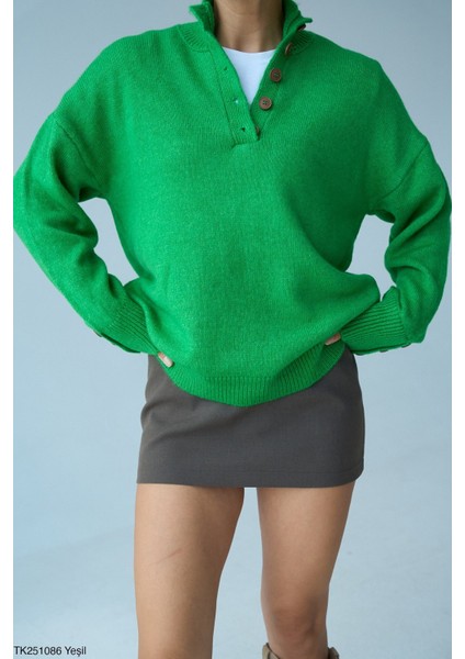 Kadın Kol ve Boğaz Düğme Aksesuarlı Triko Kazak modelleri