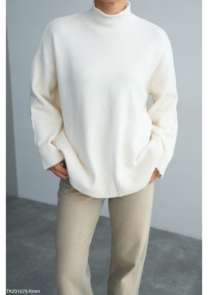 Kadın Yarım Boğaz Uzun Kol Sezonluk Oversize Kazak (Kemersiz)