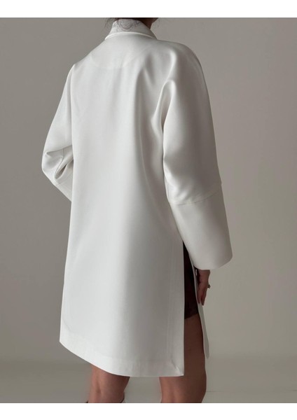 Kadın Oversize Erkek Yaka Yırtmaç Detaylı Mevsimlik Ceket fırsatları