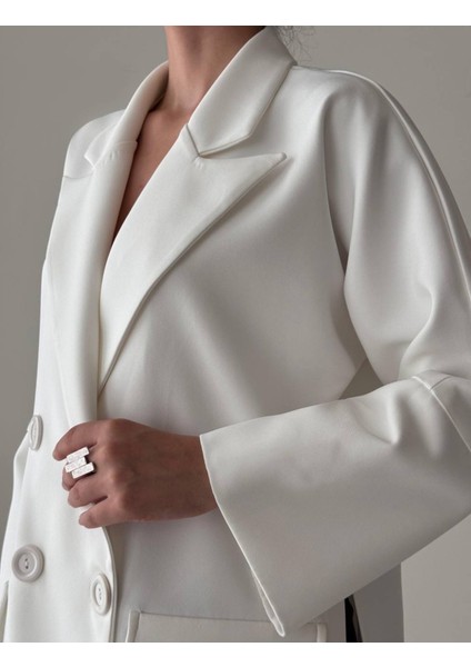 Kadın Oversize Erkek Yaka Yırtmaç Detaylı Mevsimlik Ceket indirimleri