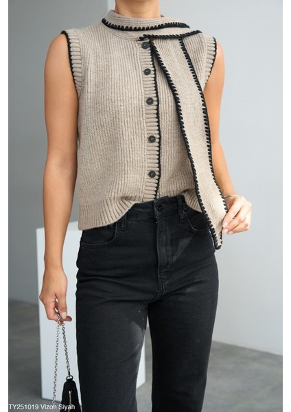 Kadın Fular Yaka Düğmeli Yelek