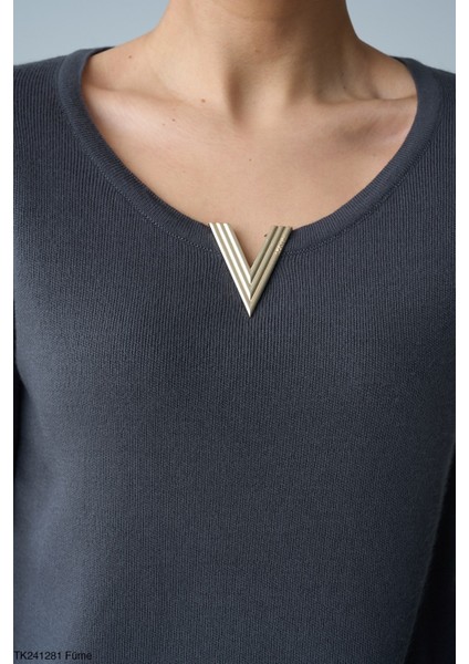 Kadın V Yaka Aksesuarlı Ince Kazak fiyatları