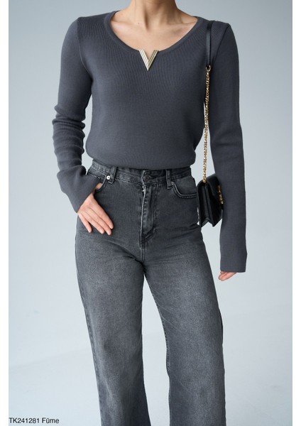 Kadın V Yaka Aksesuarlı Ince Kazak modelleri