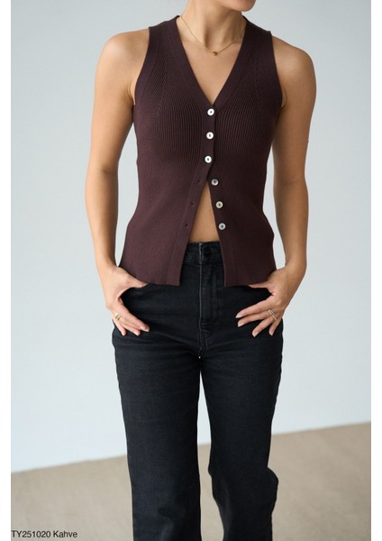 Kadın V Yaka Düğmeli Triko Yelek fiyatları