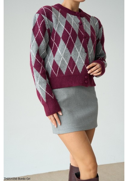 Kadın Baklava Deselnli Kalın Oversize Düğmeli Hırka fiyatları