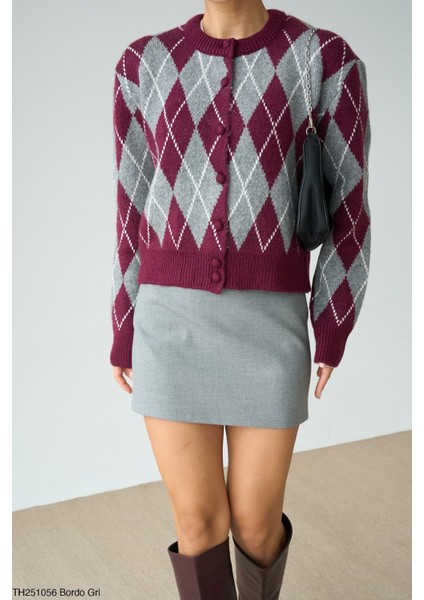 Kadın Baklava Deselnli Kalın Oversize Düğmeli Hırka modelleri