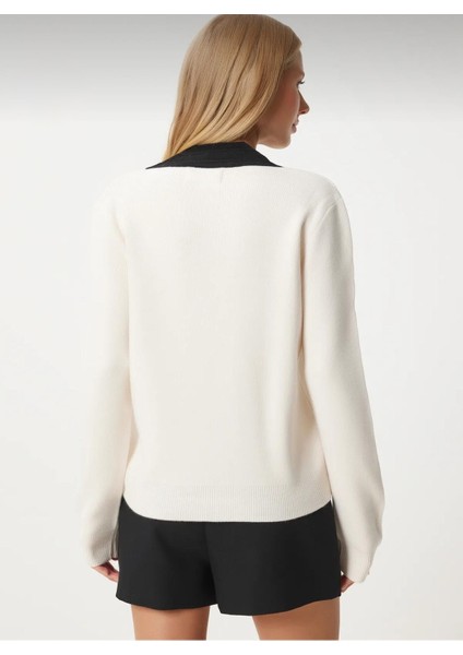 Kadın V Yaka Şeritli Oversıze Kesim Kışlık Kazak indirimleri