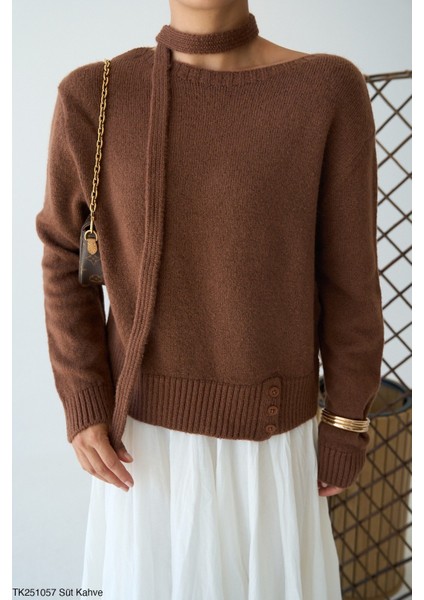 Kadın Boyun Aksesuarlı Standart Beden Triko Kazak modelleri