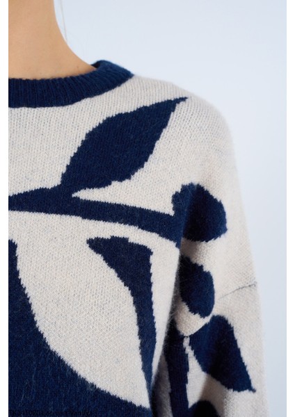 Kadın Desenli Bisiklet Yaka Kazak