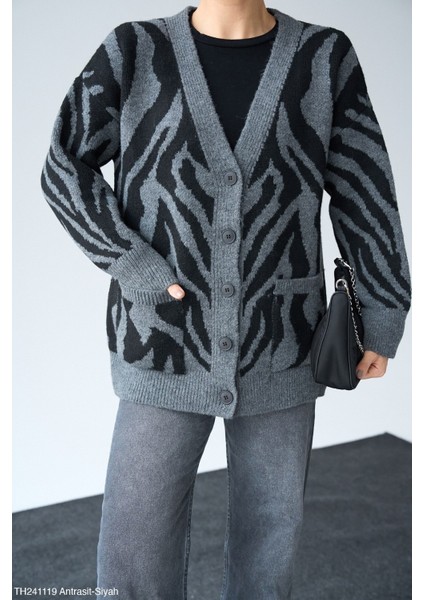 Kadın V Yaka Düğmeli Leopar Desenli Hırka fırsatları