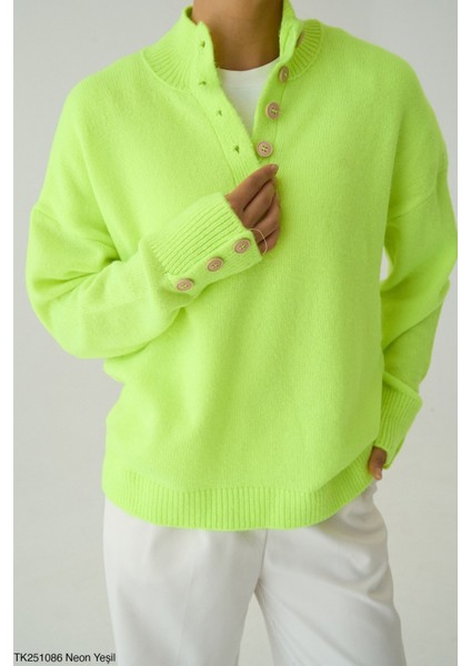 Kadın Kol ve Boğaz Düğme Aksesuarlı Triko Kazak fiyatları