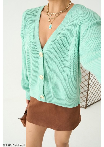 Düğmeli Triko Hırka