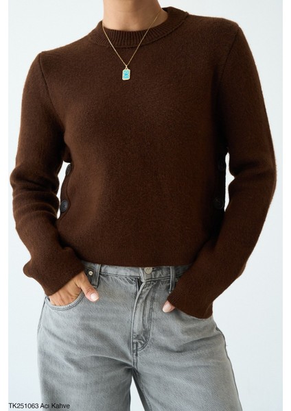 Triko Kol Altı Düğmeli Kazak