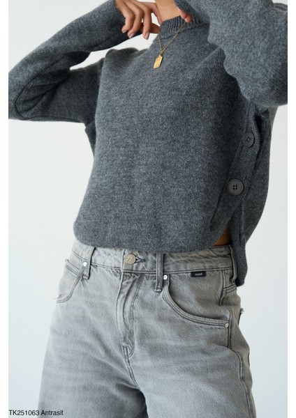 Triko Kol Altı Düğmeli Kazak fiyatları