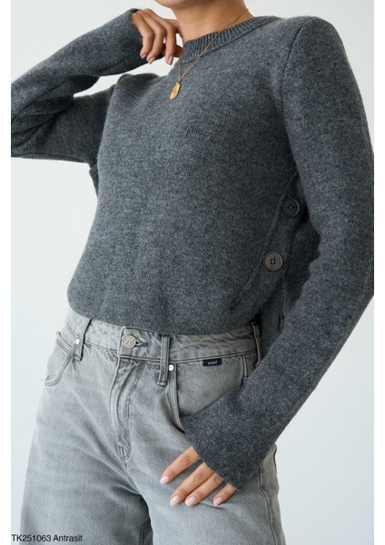 Triko Kol Altı Düğmeli Kazak modelleri